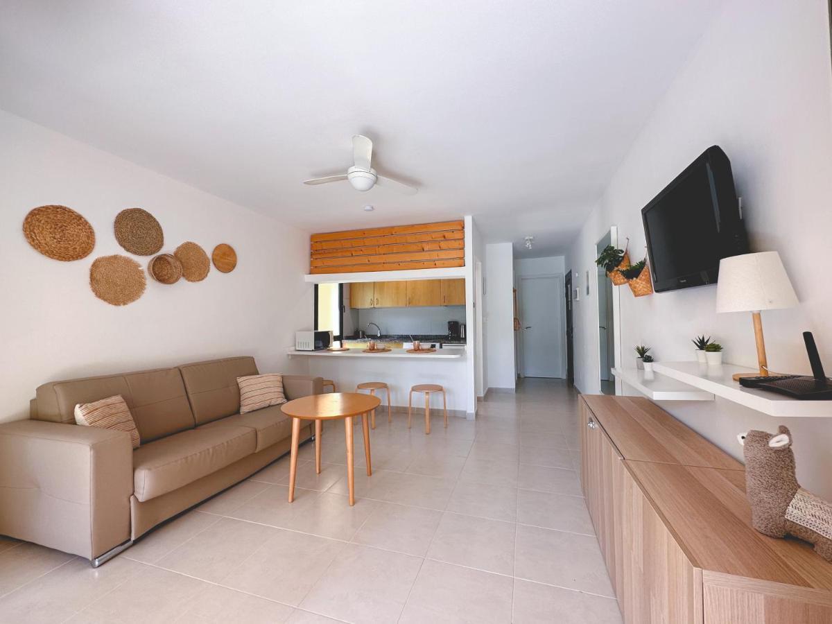 Seaside Apartment Corralejo : A Cozy Holiday Home In A Peaceful Well Located Green Complex Eksteriør billede