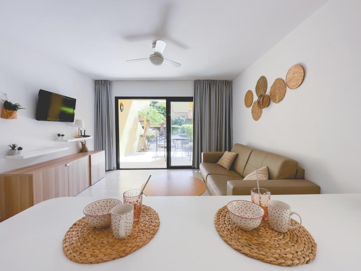 Seaside Apartment Corralejo : A Cozy Holiday Home In A Peaceful Well Located Green Complex Eksteriør billede