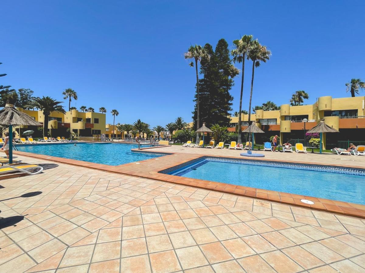 Seaside Apartment Corralejo : A Cozy Holiday Home In A Peaceful Well Located Green Complex Eksteriør billede